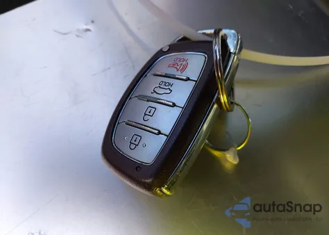 2017 Hyundai Elantra Limited z USA, uszkodzony, nr VIN KMHD84LFXHU332870